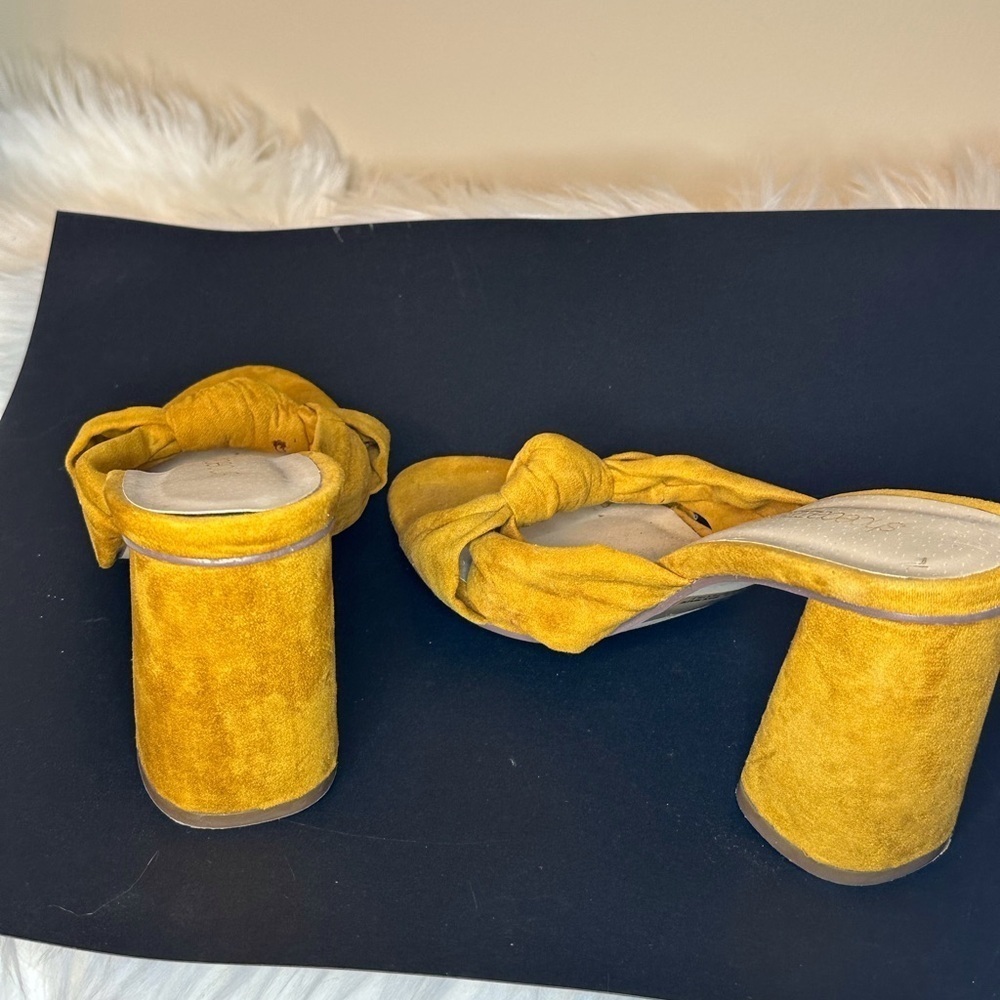 Shoe Dazzle Yellow Suede Mules - Picture 3 of 7